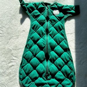 DREAMLAND BABY weighted transition swaddle.